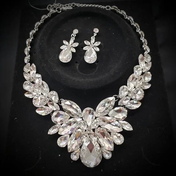 Chunky Rhinestone Bridal Necklace Set - Picture 2 of 4